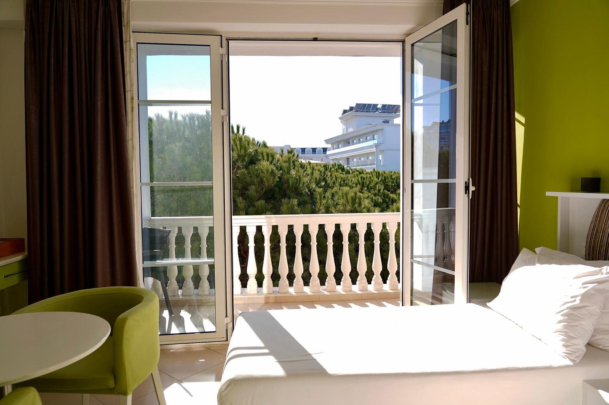 Hotel Monaco & Garden Голем Экстерьер фото
